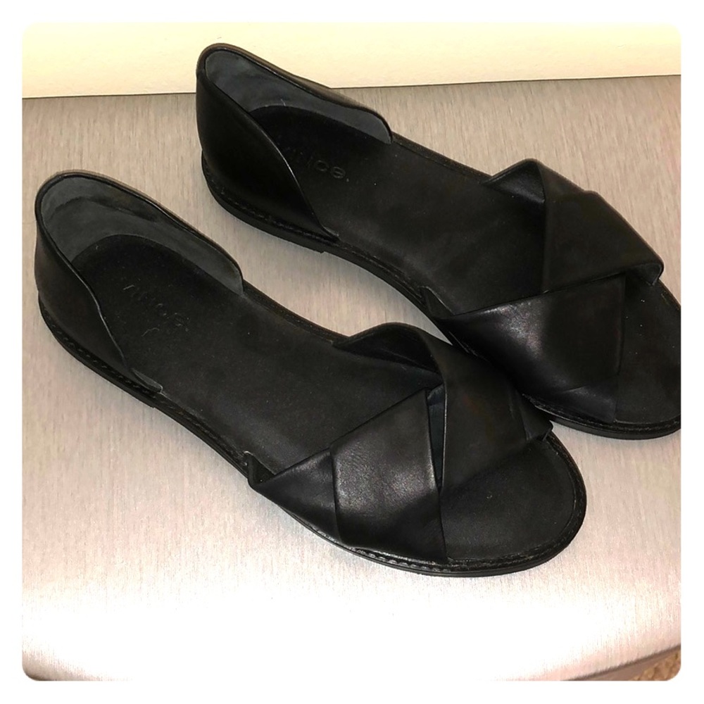 Vince Flat Sandals